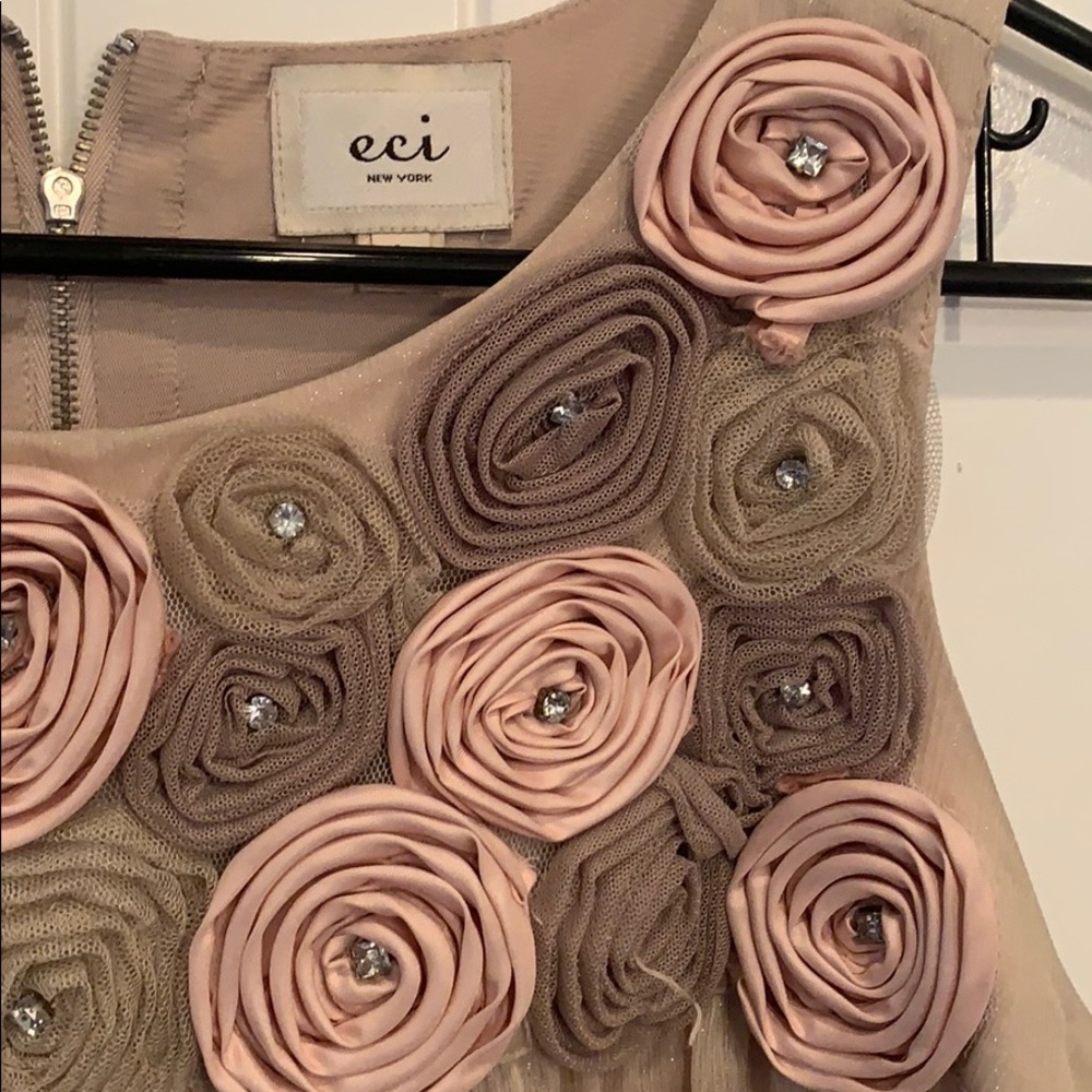 Eci New York rosette dressy tank top layered - Picture 2 of 10